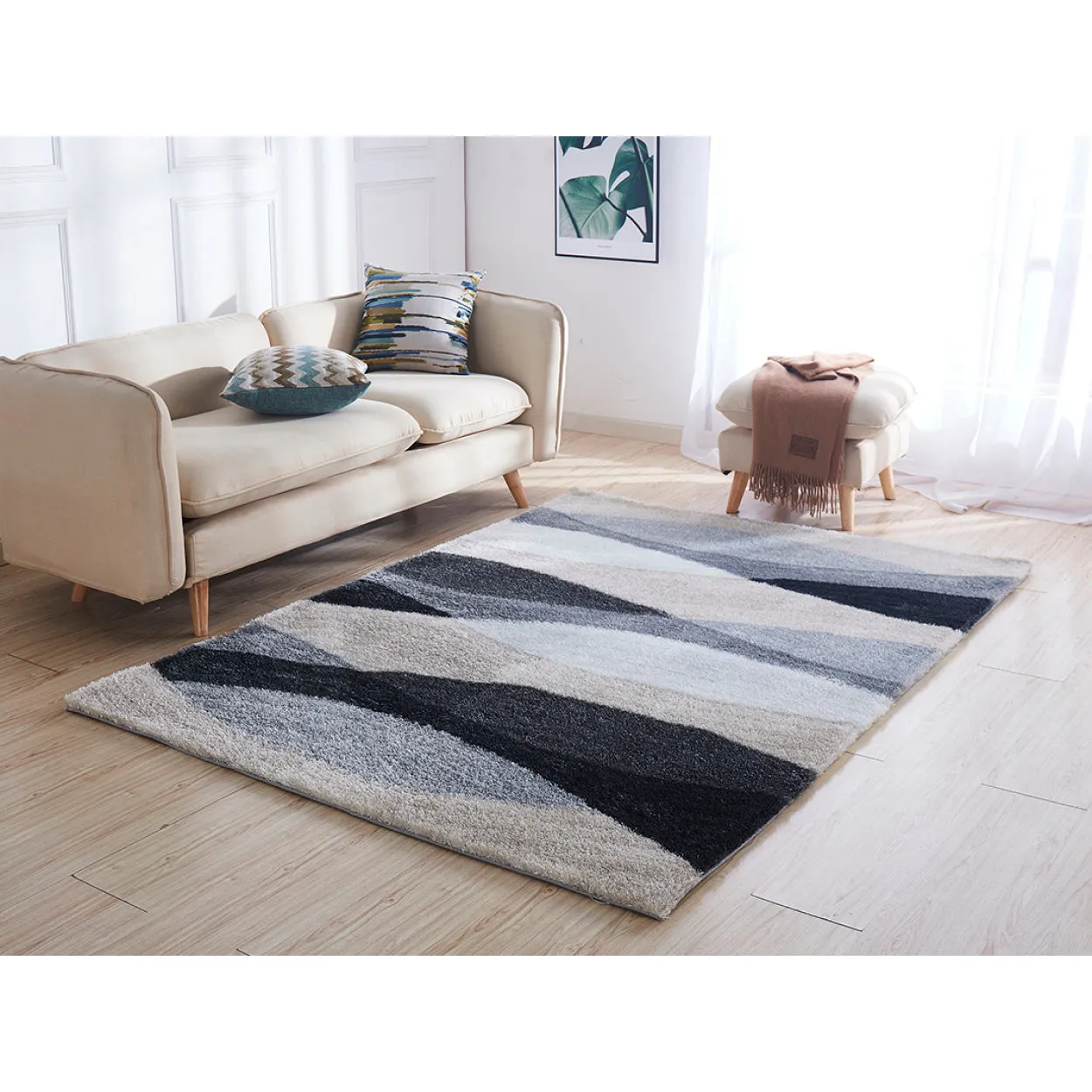 "Aria Collection" Soft Pile Hand Tufted Shag Area Rug