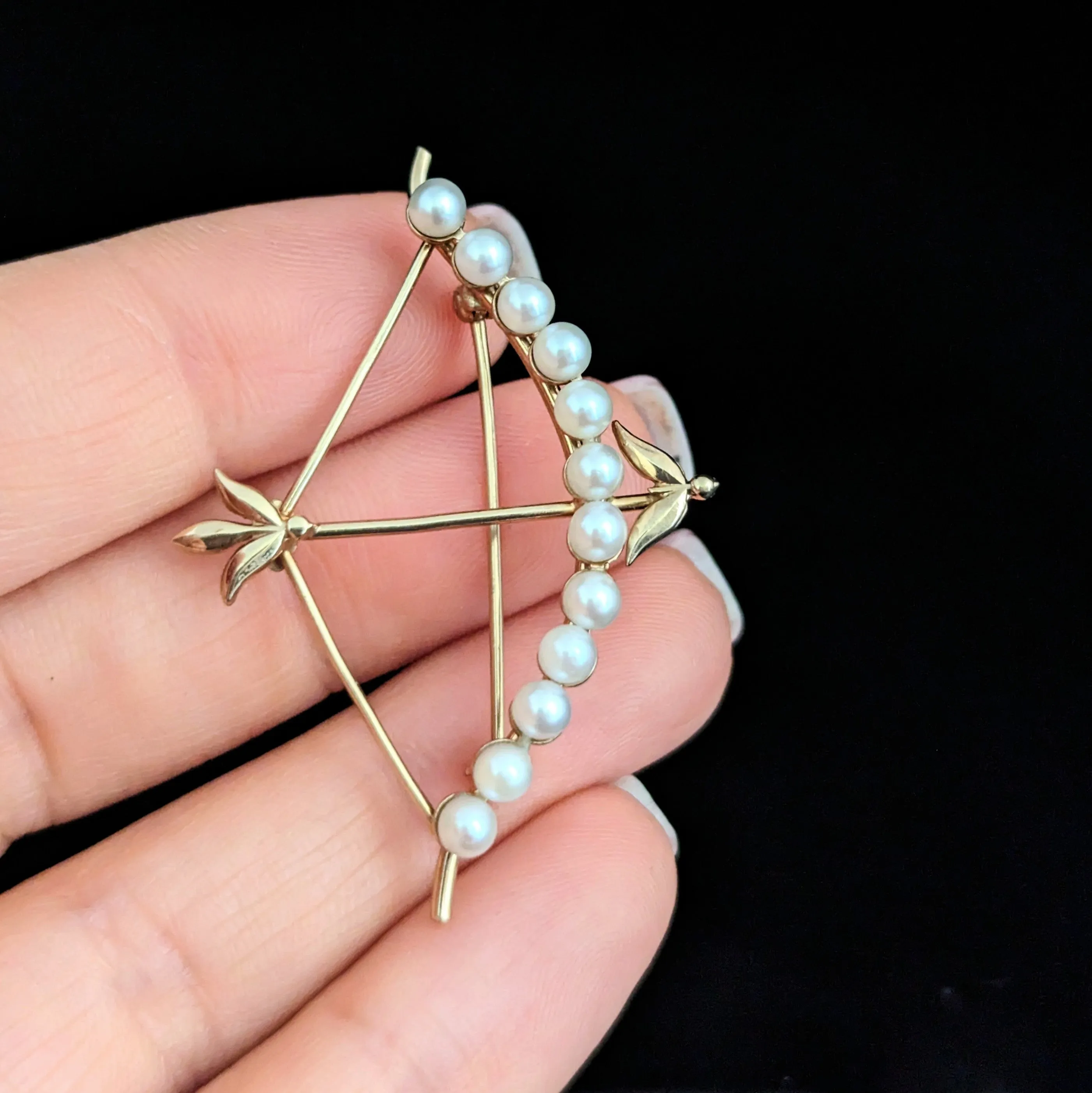 The Sylva - by Carl Art Inc. Vintage Pearls 14k Yellow Gold Bow and Arrow Brooch